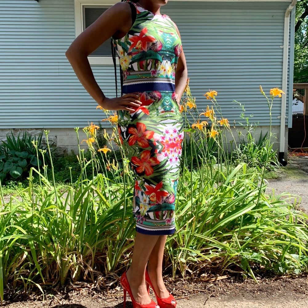 ☀️NY&CO☀️ Stretch Sheath Dress
